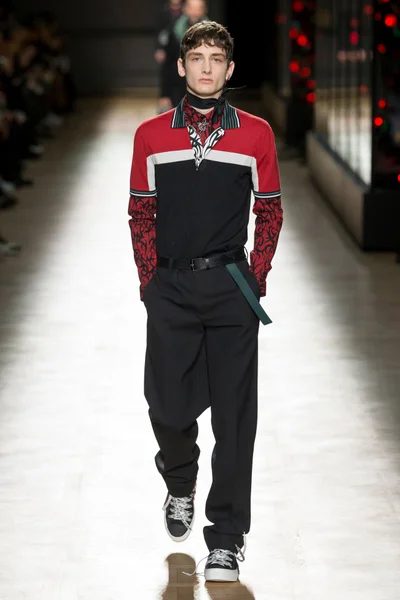 Look 13